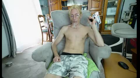 Snapshot of 00jeff31 chatting on 06-26-26, 07:35 jeff online show from 06-26-26, 07:35