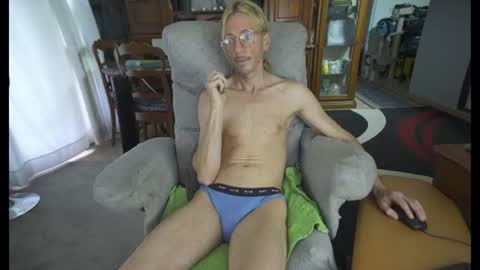 Snapshot of 00jeff31 chatting on 07-26-26, 08:21 jeff online show from 07-26-26, 08:21