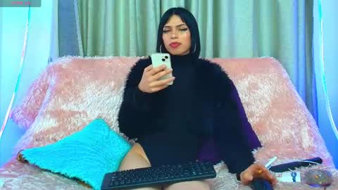 Snapshot of 01klhoe01 chatting on 07-09-26, 01:20 Klhoe Carter 3 online show from 07-09-26, 01:20