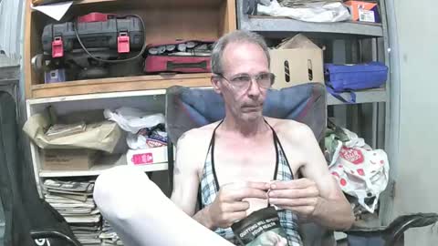 04oldskool online show from 12-22-24, 11:41