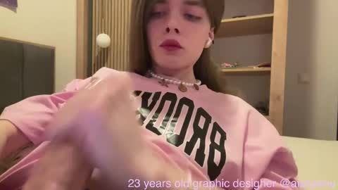 Aishe online show from 09-29-25, 05:07