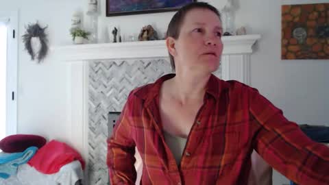 Snapshot of 11willowandjohn11 chatting on 04-25-26, 02:47 Aurora Willows online show from 04-25-26, 02:47