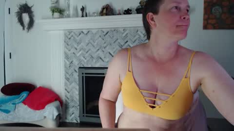 Snapshot of 11willowandjohn11 chatting on 04-30-26, 10:10 Aurora Willows online show from 04-30-26, 10:10