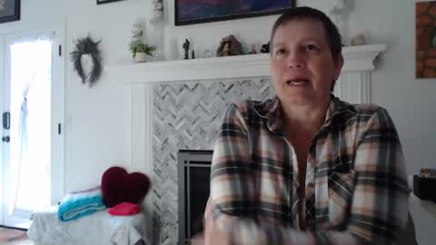 Snapshot of 11willowandjohn11 chatting on 05-20-26, 02:56 Aurora Willows online show from 05-20-26, 02:56