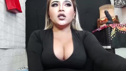 Snapshot of 12inchsexyanacodats chatting on 11-23-25, 11:26 sexy kia online show from 11-23-25, 11:26