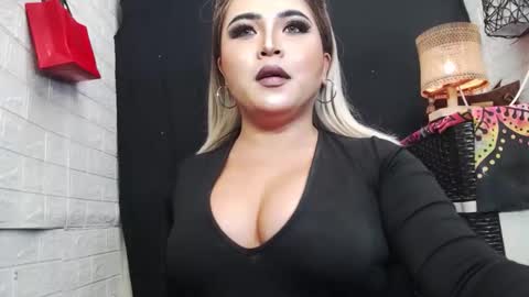 Snapshot of 12inchsexyanacodats chatting on 11-28-25, 06:49 sexy kia online show from 11-28-25, 06:49