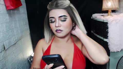 Snapshot of 12inchsexyanacodats chatting on 04-28-26, 02:27 sexy kia online show from 04-28-26, 02:27