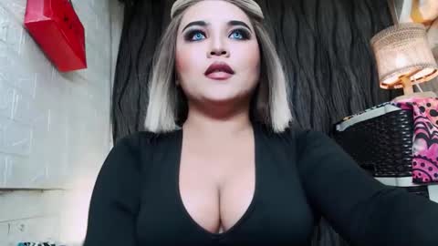 Snapshot of 12inchsexyanacodats chatting on 05-28-26, 05:05 sexy kia online show from 05-28-26, 05:05