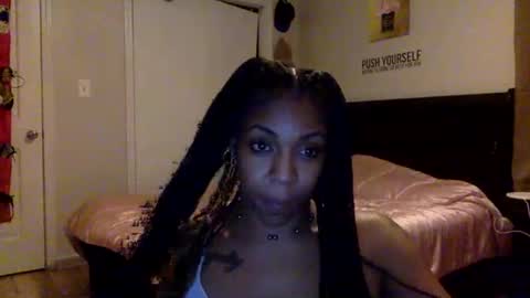 Tia online show from 05-13-26, 07:17