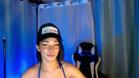 Snapshot of 18_nicole chatting on 03-12-25, 12:04 barbie online show from 03-12-25, 12:04