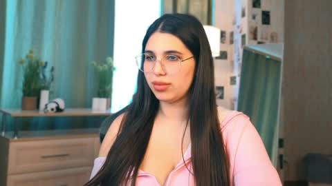 Snapshot of 18_yo_talent chatting on 04-12-26, 04:06 Jessica online show from 04-12-26, 04:06