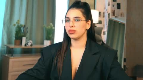 Snapshot of 18_yo_talent chatting on 04-13-26, 05:02 Jessica online show from 04-13-26, 05:02