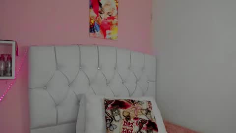 Snapshot of 18candy chatting on 09-15-25, 10:10 18candy online show from 09-15-25, 10:10