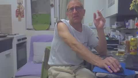 Snapshot of 1973man chatting on 05-30-26, 07:44 1973man online show from 05-30-26, 07:44