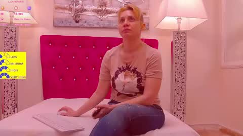AMANDA online show from 05-15-26, 04:19