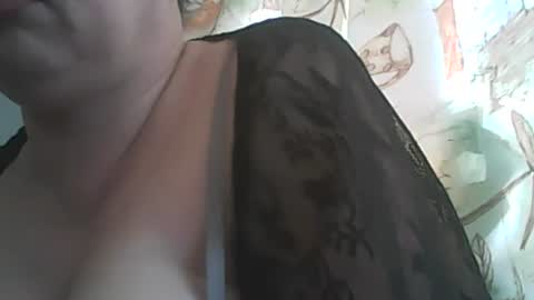 Snapshot of 1deluxepussy chatting on 10-30-25, 06:26 Deluxepussy online show from 10-30-25, 06:26
