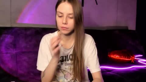 Snapshot of 1i1ypa1mer chatting on 02-16-25, 08:55 Lily 3 online show from 02-16-25, 08:55