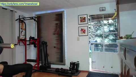 Snapshot of 1manshow11 chatting on 06-09-26, 10:10 1manshow11 online show from 06-09-26, 10:10
