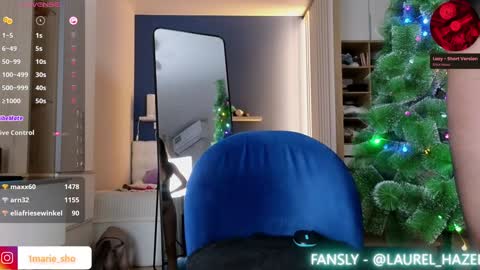 Snapshot of 1mari_01 chatting on 01-20-25, 10:26 Marie online show from 01-20-25, 10:26