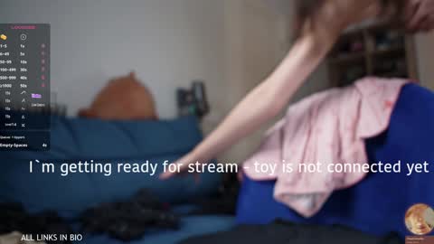 Snapshot of 1mari_01 chatting on 02-06-25, 07:07 Marie online show from 02-06-25, 07:07