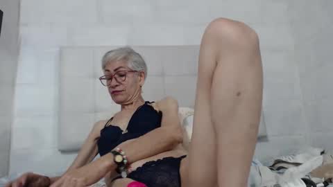 Snapshot of 1miss_monserrate chatting on 01-12-25, 02:30 Miss Monserrate online show from 01-12-25, 02:30