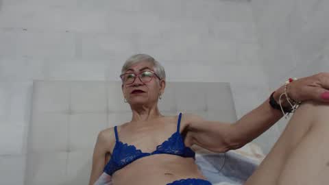 Snapshot of 1miss_monserrate chatting on 02-06-25, 01:43 Miss Monserrate online show from 02-06-25, 01:43