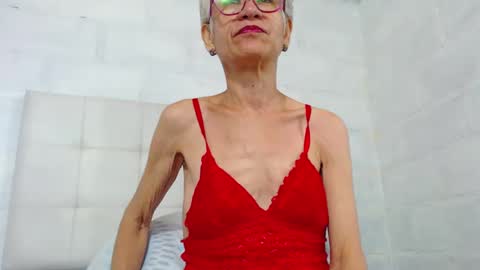 Snapshot of 1miss_monserrate chatting on 02-17-25, 02:48 Miss Monserrate online show from 02-17-25, 02:48