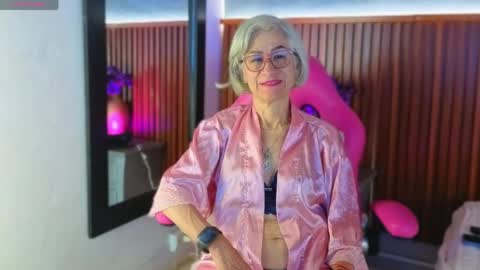 Snapshot of 1miss_monserrate chatting on 04-22-26, 01:56 Miss Monserrate online show from 04-22-26, 01:56