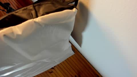 Snapshot of 1naughty_milf chatting on 06-10-26, 11:31 Luisa online show from 06-10-26, 11:31
