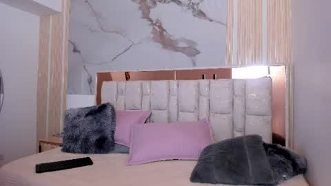 Snapshot of 1naughty_milf chatting on 06-21-26, 03:03 Luisa online show from 06-21-26, 03:03