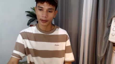 Snapshot of 1sweetloverxx chatting on 06-05-26, 02:29 1sweetloverxx online show from 06-05-26, 02:29