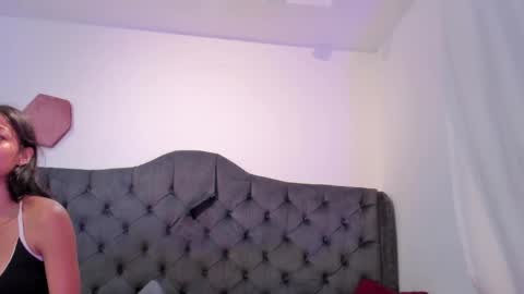 Snapshot of 1threestar chatting on 04-22-26, 12:18 1Threestar online show from 04-22-26, 12:18