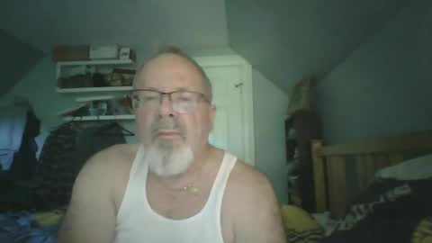 Snapshot of 2003dynawideglide chatting on 06-12-26, 10:41 2003dynawideglide online show from 06-12-26, 10:41