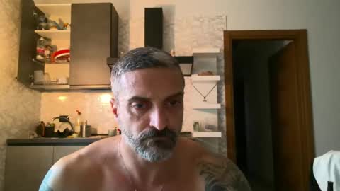 Snapshot of 22colin22 chatting on 01-02-25, 02:57 Nik online show from 01-02-25, 02:57
