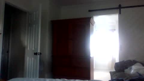 Snapshot of 242doggy242 chatting on 09-24-25, 12:30 420 Bbc online show from 09-24-25, 12:30