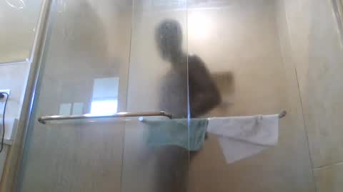 Snapshot of 242doggy242 chatting on 11-05-25, 06:30 420 Bbc online show from 11-05-25, 06:30