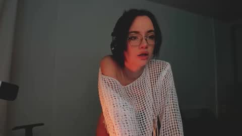 Snapshot of 2b_ chatting on 10-25-25, 04:09 Sasha weekend from 14 to 27 November online show from 10-25-25, 04:09