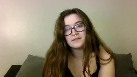 Snapshot of 2gorls1link chatting on 01-03-25, 05:39 2girls1link online show from 01-03-25, 05:39