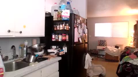 Snapshot of 2gorls1link chatting on 01-03-25, 04:37 2girls1link online show from 01-03-25, 04:37