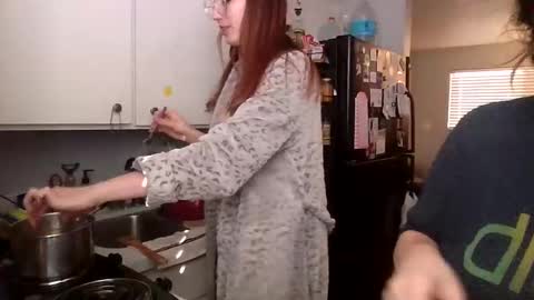 Snapshot of 2gorls1link chatting on 01-09-25, 04:49 2girls1link online show from 01-09-25, 04:49