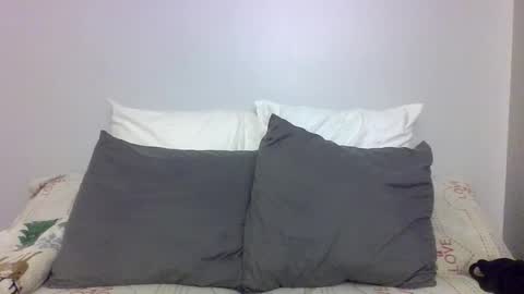 Snapshot of 2gorls1link chatting on 01-13-25, 03:12 2girls1link online show from 01-13-25, 03:12