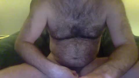 Snapshot of 2hairrypigs chatting on 01-01-25, 06:26 2hairrypigs online show from 01-01-25, 06:26