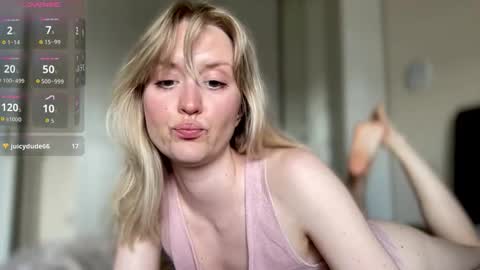 Snapshot of 2kepler22b chatting on 09-16-25, 01:12  . online show from 09-16-25, 01:12