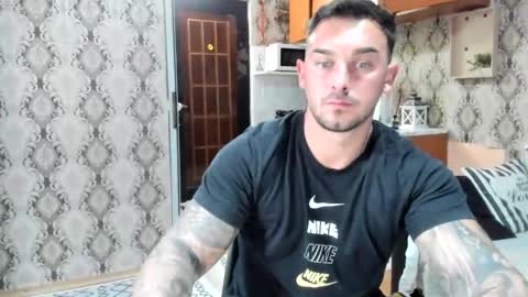 2sexymuscles online show from 09-18-25, 08:11