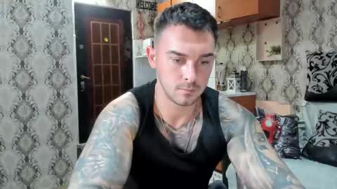 2sexymuscles online show from 10-09-25, 07:56