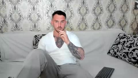 2sexymuscles online show from 04-15-26, 07:58