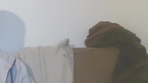 2small4you83 online show from 02-11-25, 04:01