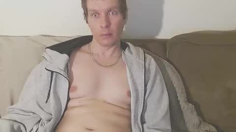 2small4you83 online show from 02-11-25, 10:04