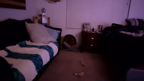 Snapshot of 2stroke82 chatting on 11-02-25, 09:00 2stroke82 online show from 11-02-25, 09:00