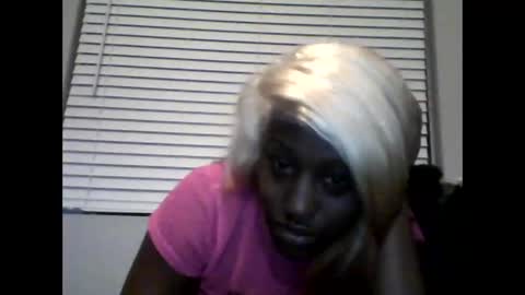 GamerBaddieLux online show from 10-26-25, 04:18